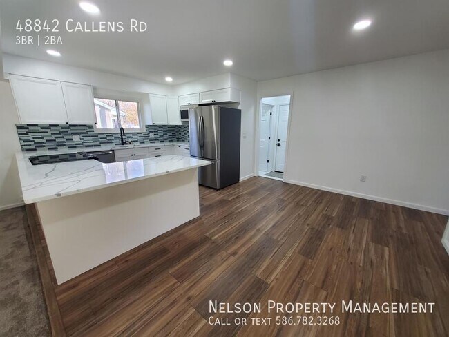 Foto del edificio - 48842 Callens Rd