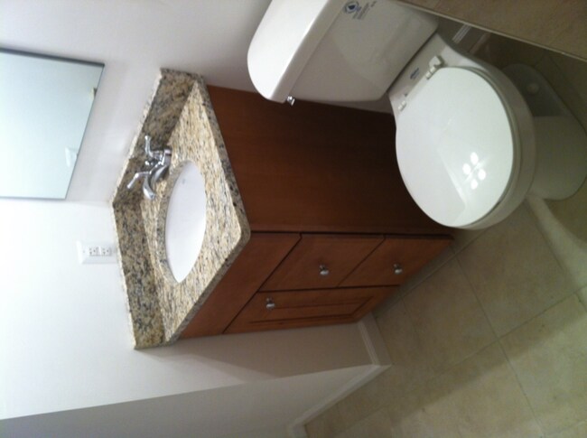 Foto del edificio - 1629 L St NE