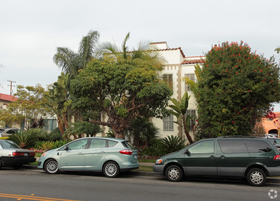 Building Photo - 725 7th St