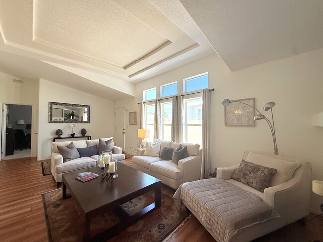 Building Photo - AVAILABLE NOW! 3 Bed / 2 Bath Condo in 55+...