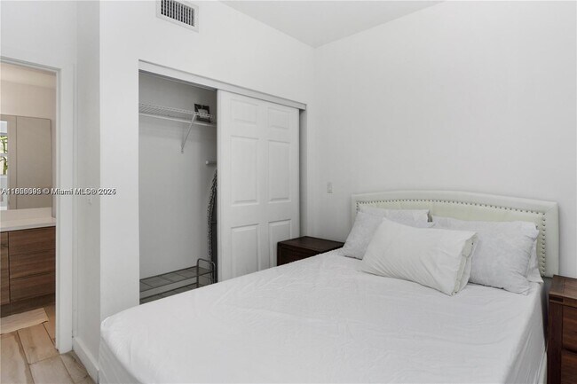 Foto del edificio - 1560 Meridian Ave