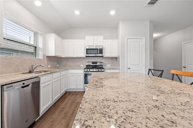 Building Photo - 7405 Spring Ray Dr