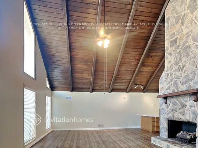 Foto del edificio - 3684 Leisure Ct