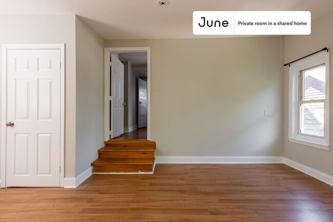 Building Photo - Room in Shared 9 bed/2 bath home