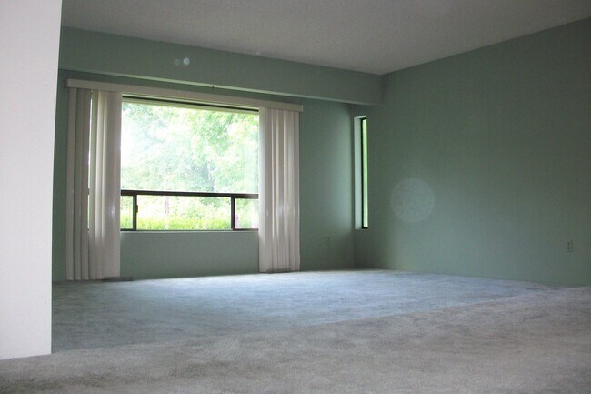 Building Photo - Cozy 3 beds, 2 bath in Renton, minutes to ...