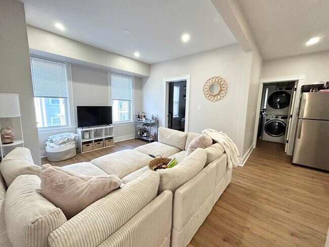 Building Photo - 74 Marine Rd