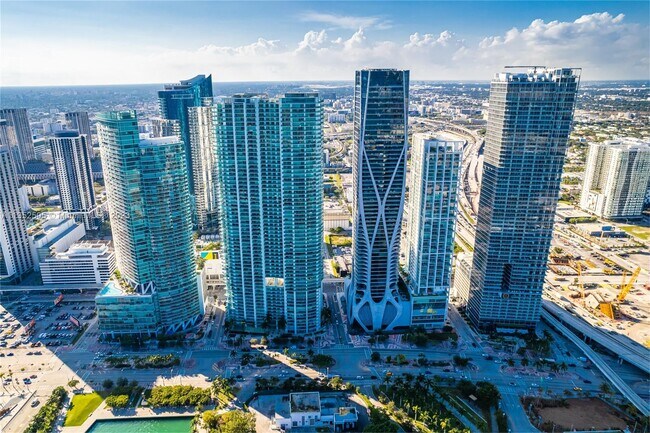 Foto del edificio - 1000 Biscayne Blvd