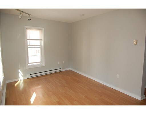 Primary Photo - 9 Winthrop St