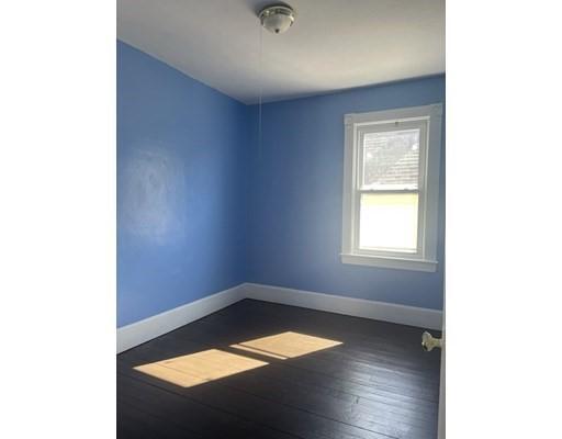 Building Photo - 3 bedroom in New Bedford MA 02744