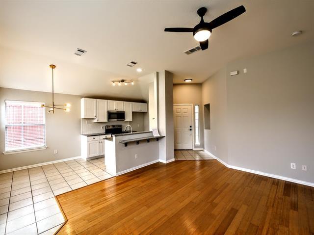 Foto del edificio - 4909 Rustic Ridge Dr