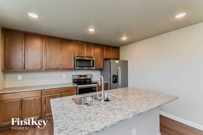 Foto del edificio - 10250 Luneth Dr