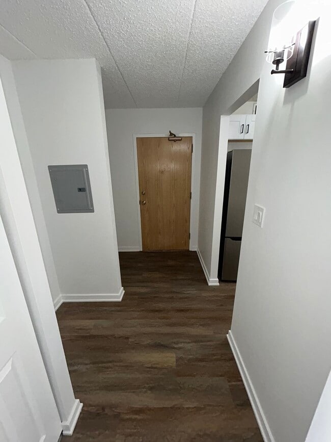 Building Photo - 9128 W Terrace Dr