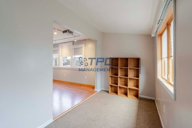 Building Photo - 32 Barberie Ave