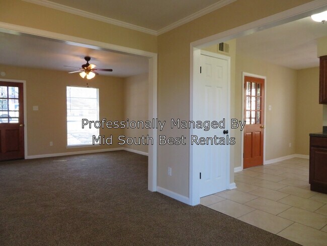 Building Photo - 476 Fernhill Cove