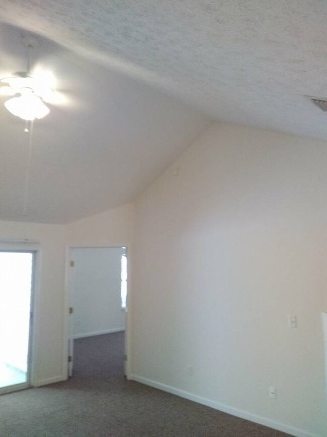 Foto del edificio - Callaway 3 bedroom 2 bath duplex