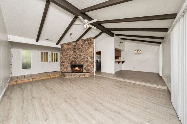 Building Photo - Charming 3 Bedroom2 Bath home in Sacramento, CA