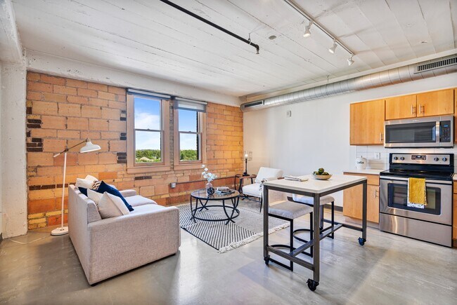 Foto del edificio - 700 Central Lofts and Flats