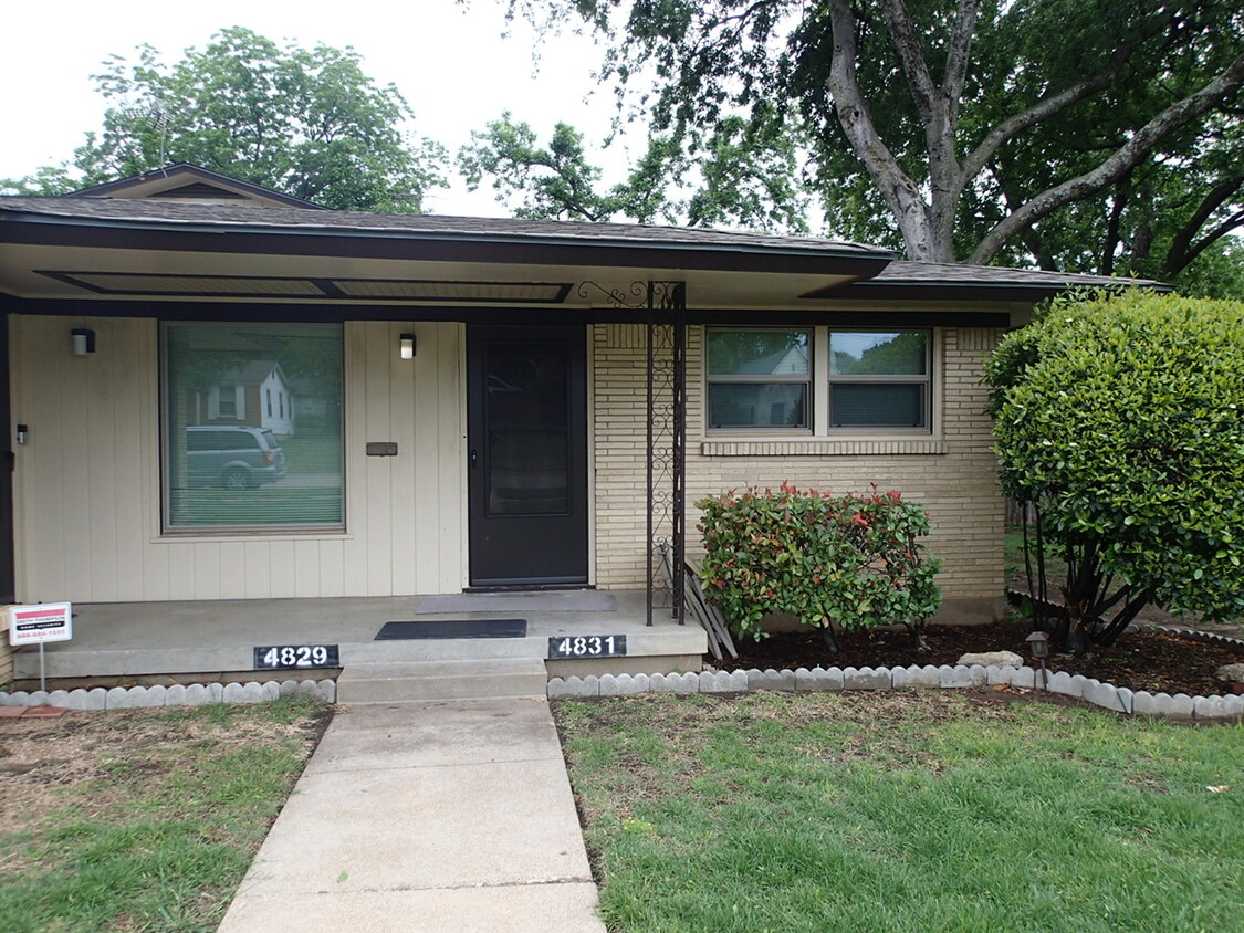 Front door - 4831 Birchman Ave