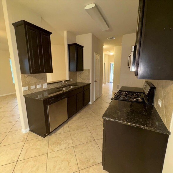 Foto del edificio - 208 Moulins Ln