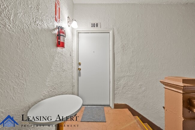 Photo - 108 S Cummings St Townhome