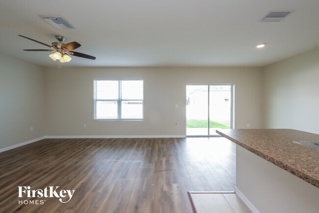Building Photo - 36051 Carriage Pine Ct