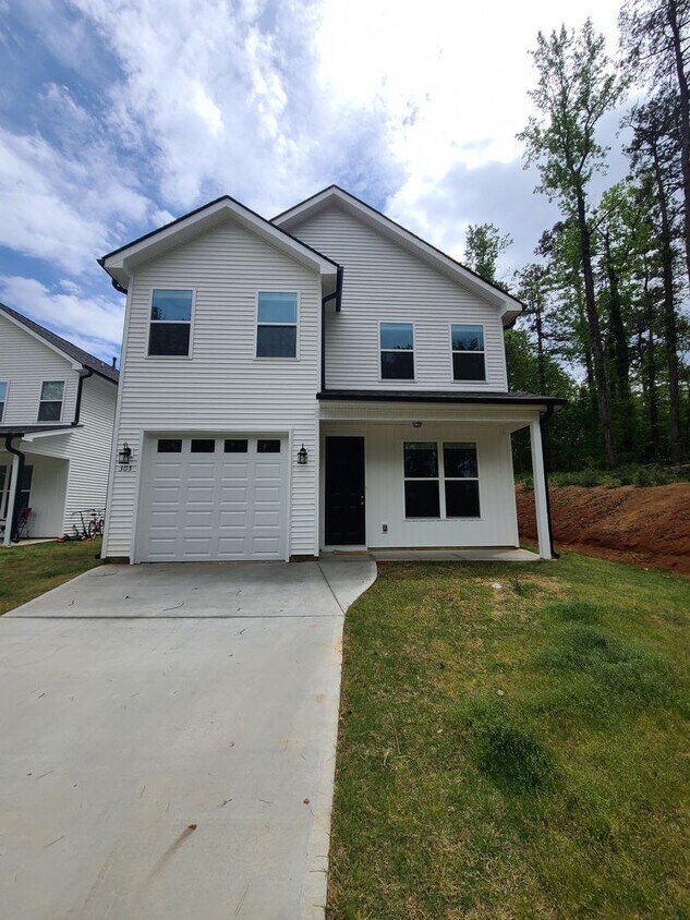 Primary Photo - 5 Bed 4 Bath in Travelers Rest!!