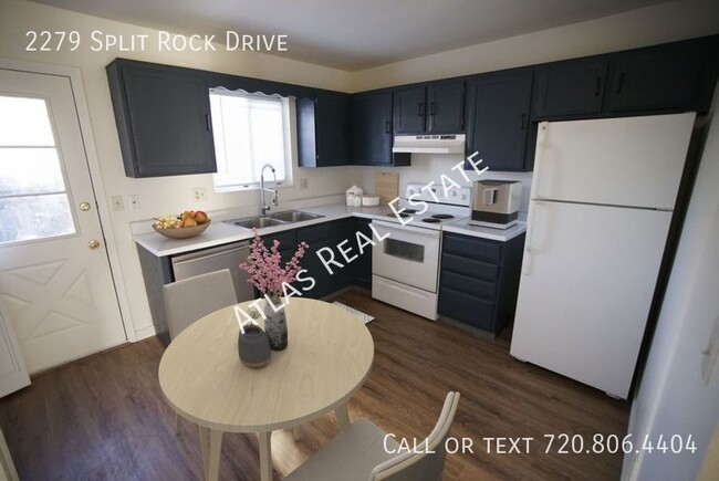 Foto del edificio - BEAUTIFUL 2 BEDROOM 1.5 BATHROOM TOWNHOME ...