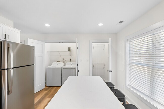 Foto del edificio - 1600 Wards Ferry Rd