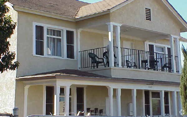 Building Photo - 1029 W Rialto Ave
