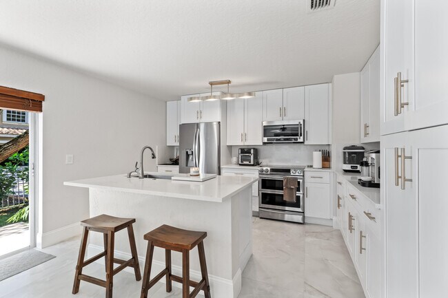 Foto del edificio - 6805 NW 75th Ct