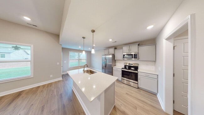 Building Photo - Luxury Ranch-Style Home with Open Concept, Large Eat In Kitchen, Primary Suite and Stylish Finishes