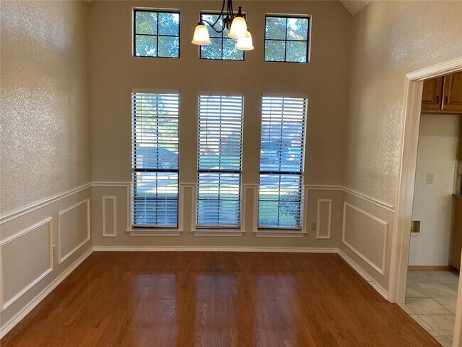 Foto del edificio - 1102 Shady Oak Trail