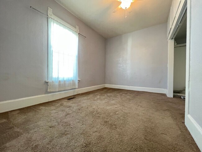 Building Photo - 2 Bedroom/2 Bathroom House in American Fork