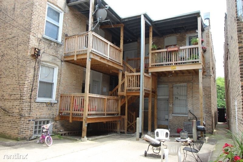 Building Photo - 4626 W Lawrence Ave