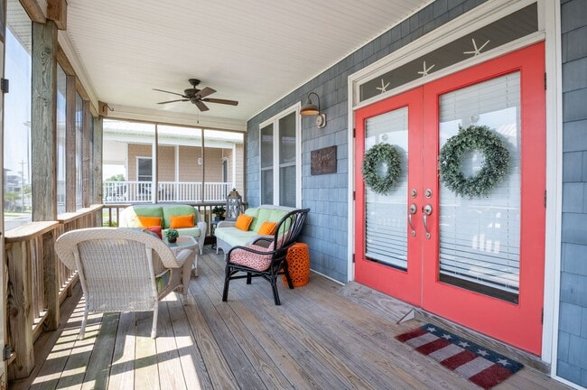 Building Photo - PERFECT SINGLE FAMILY OFF-SEASON MONTHLY R...