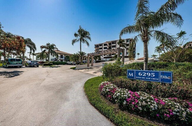 Building Photo - 6295 Bahia Del Mar Cir