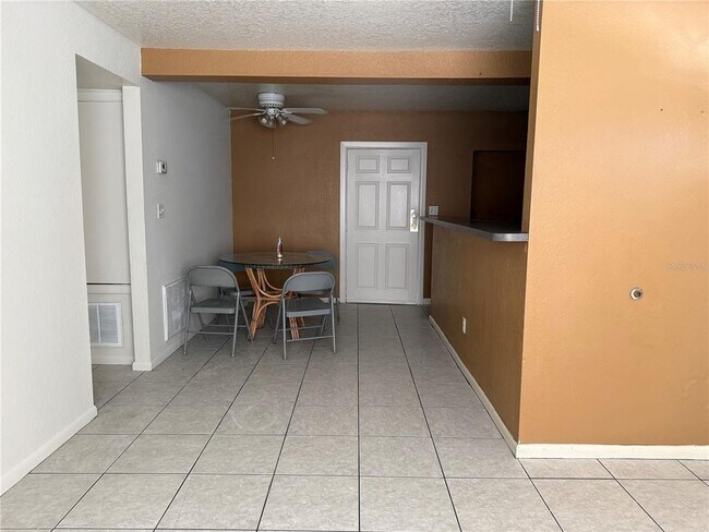 Building Photo - 5401 Hermosa St