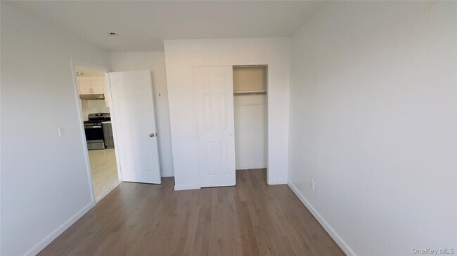 Foto del edificio - 31-22 60th St