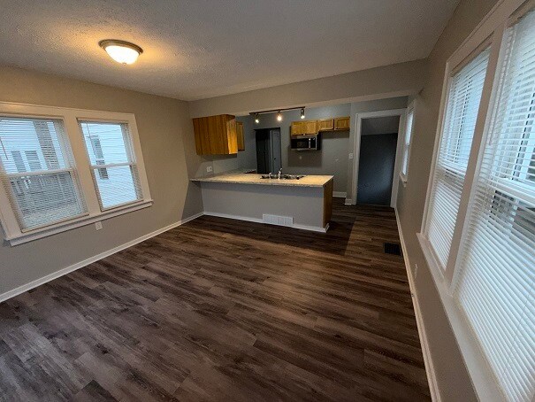 Foto del edificio - 64 Herbert St SW