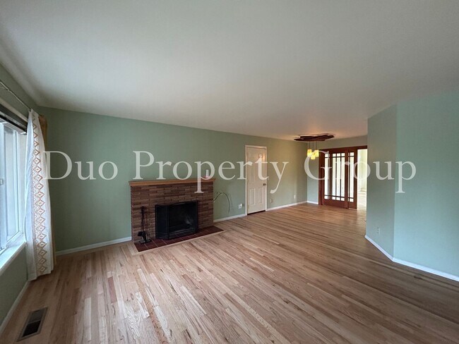Foto del edificio - Charming 4 Bedroom Friendly Neighborhood Home