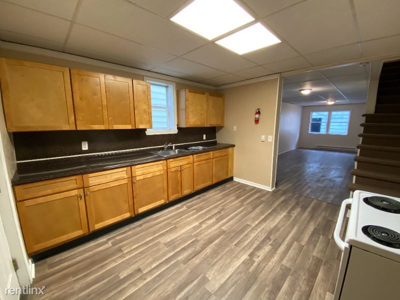 Foto principal - 302 W New York St