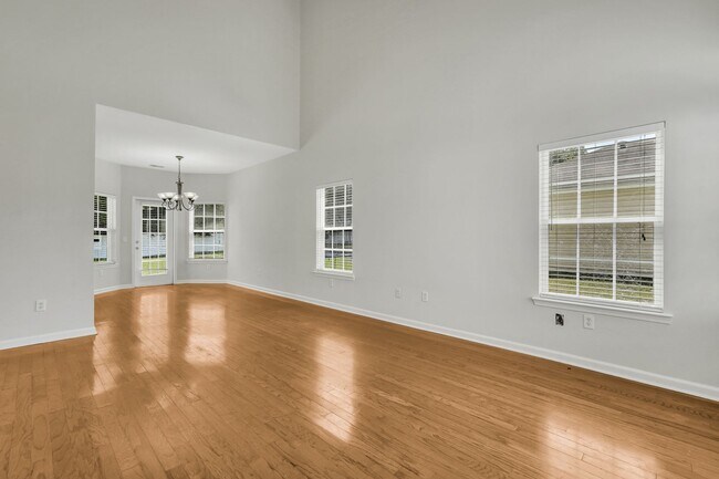 Foto del edificio - 145 Red Oak Dr