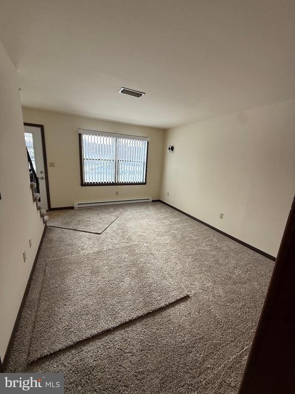 Foto del edificio - 228 W 8th St