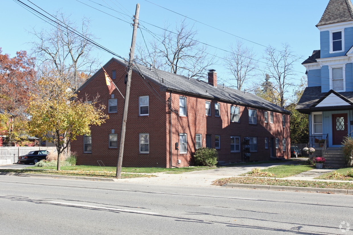 Primary Photo - 1117 S Westnedge Ave
