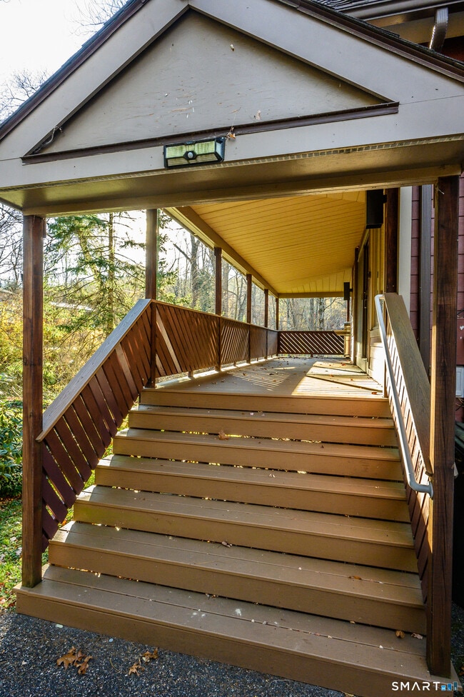 Building Photo - 7 Candleview Dr