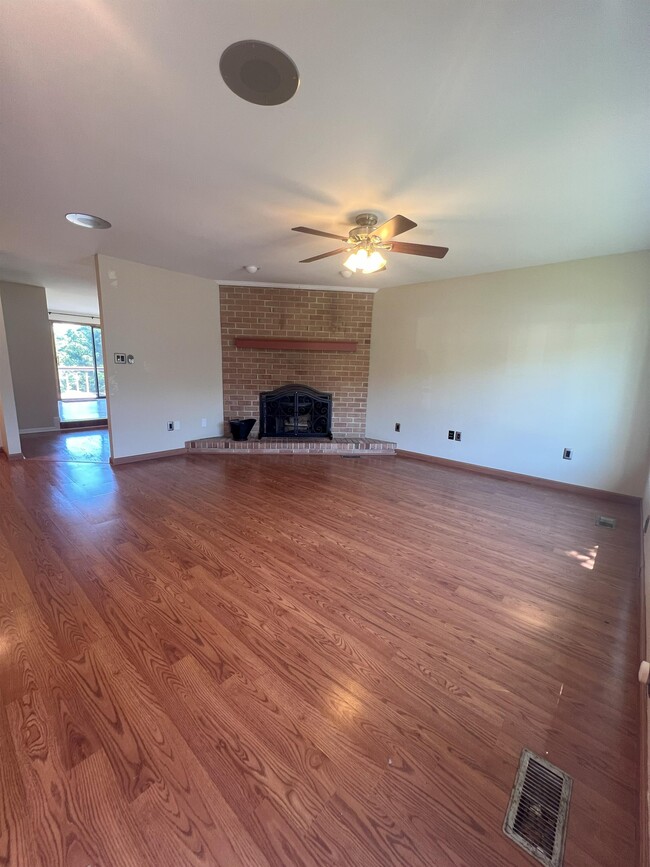 Building Photo - 3922 Gatehouse Lane