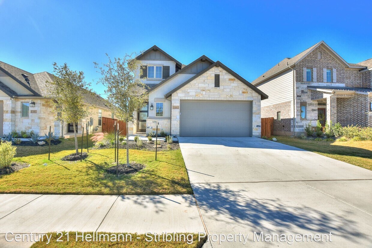 5 br, 3 bath House 121 Rangel Drive