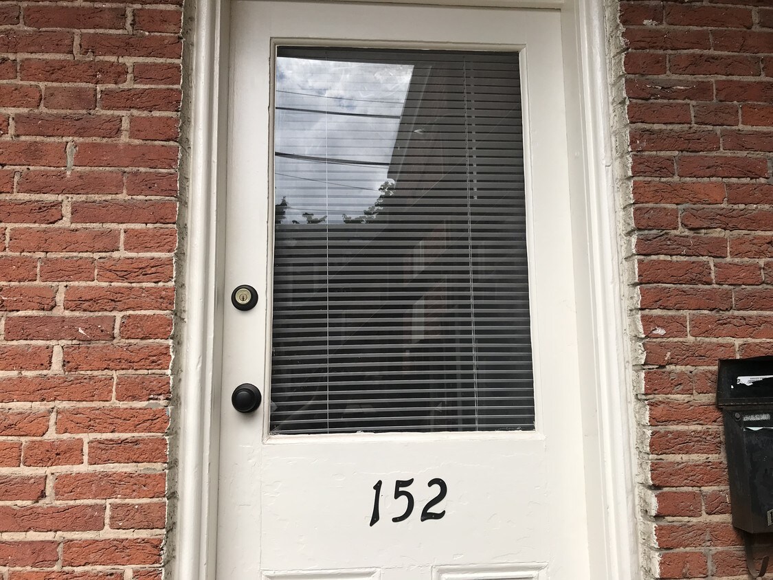 Primary Photo - 152 N Arch St