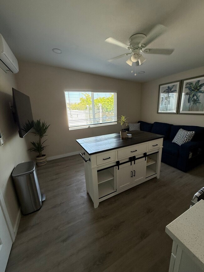 Foto del edificio - 508 Leghorn Ave