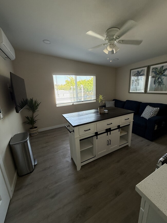 Building Photo - 508 Leghorn Ave